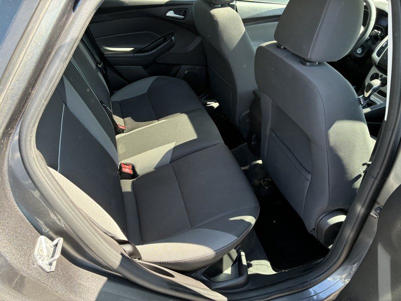 Used 2013 Ford Focus SE w/ SE Winter Pkg FWD image 15