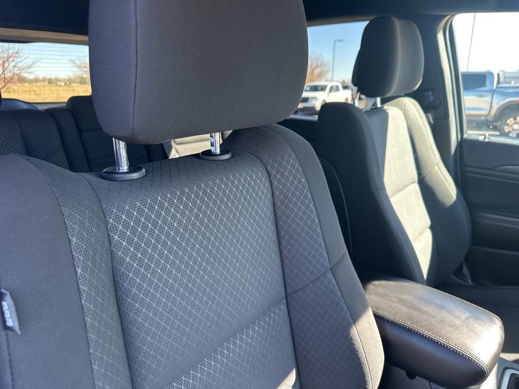 Used 2019 Jeep Grand Cherokee Laredo image 30