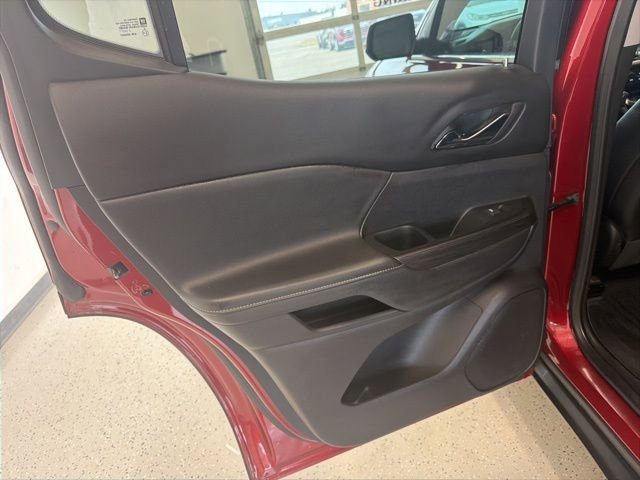 Used 2023 GMC Acadia SLT image 43