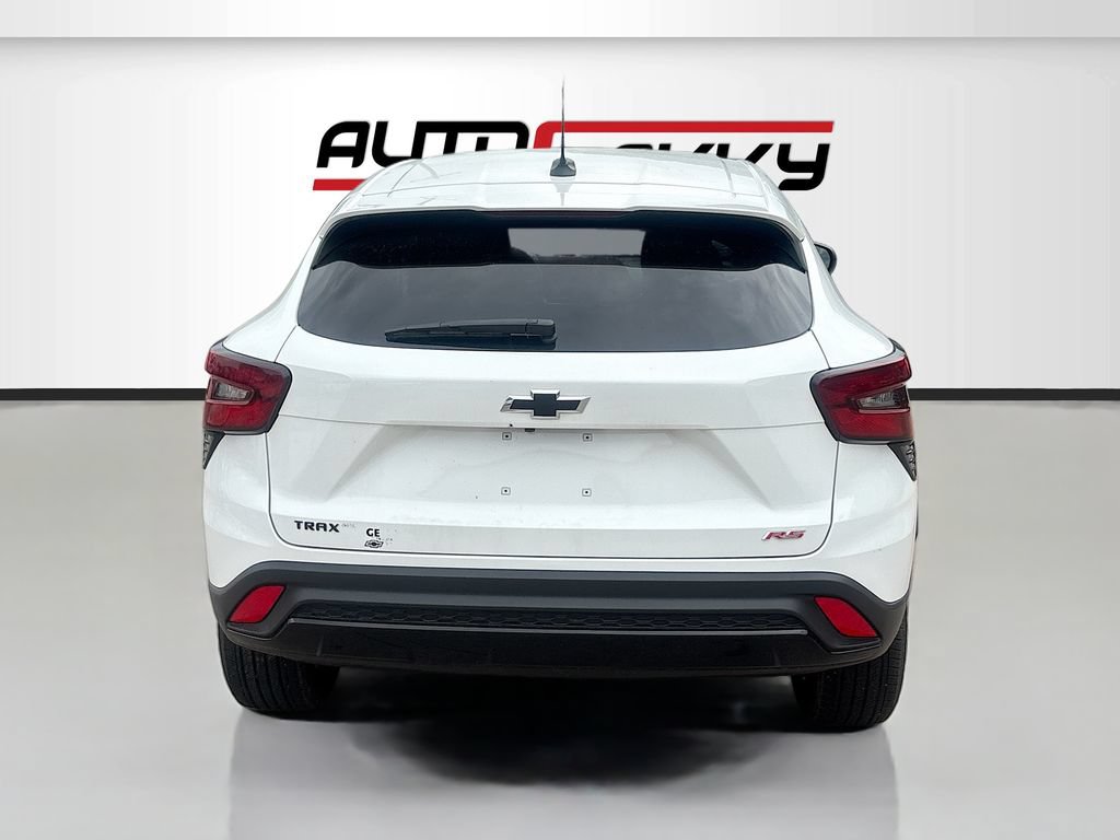 Used 2026 Chevrolet Trax RS FWD image 6