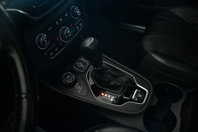 Used 2020 Jeep Cherokee Limited image 32