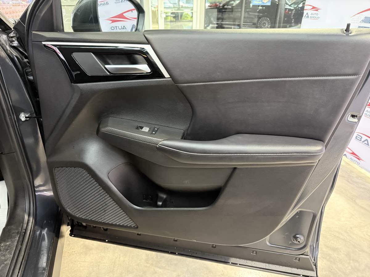 Used 2024 Mitsubishi Outlander AWD image 54