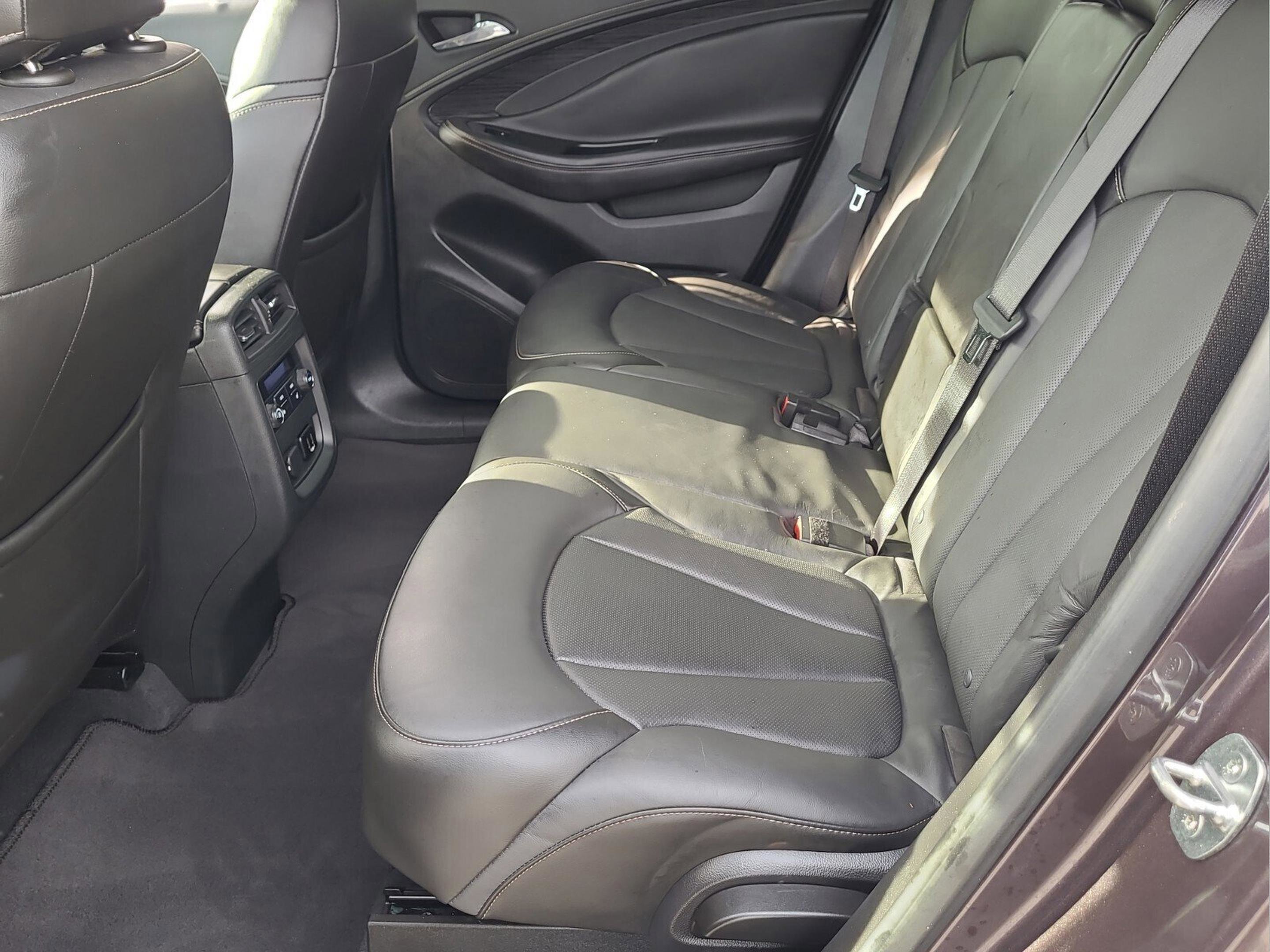 Used 2017 Buick Envision Essence image 8