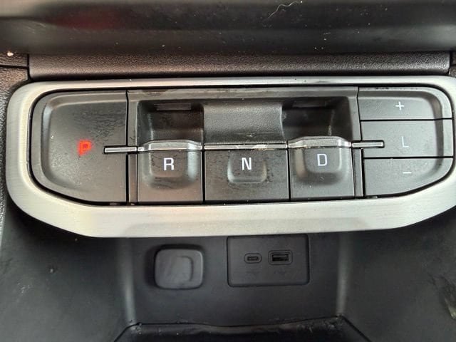 Used 2023 GMC Acadia SLE w/ Driver Convenience Package FWD image 29