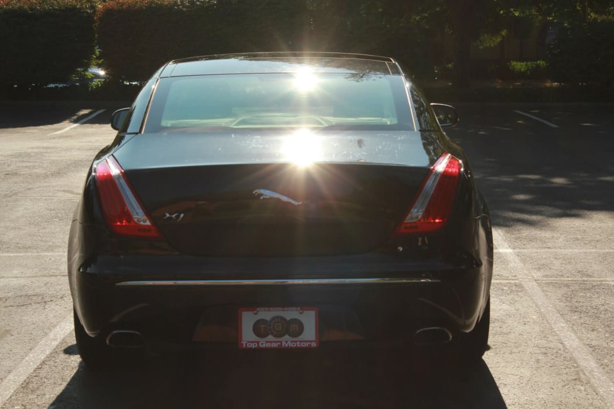 Used 2012 Jaguar XJ RWD image 6