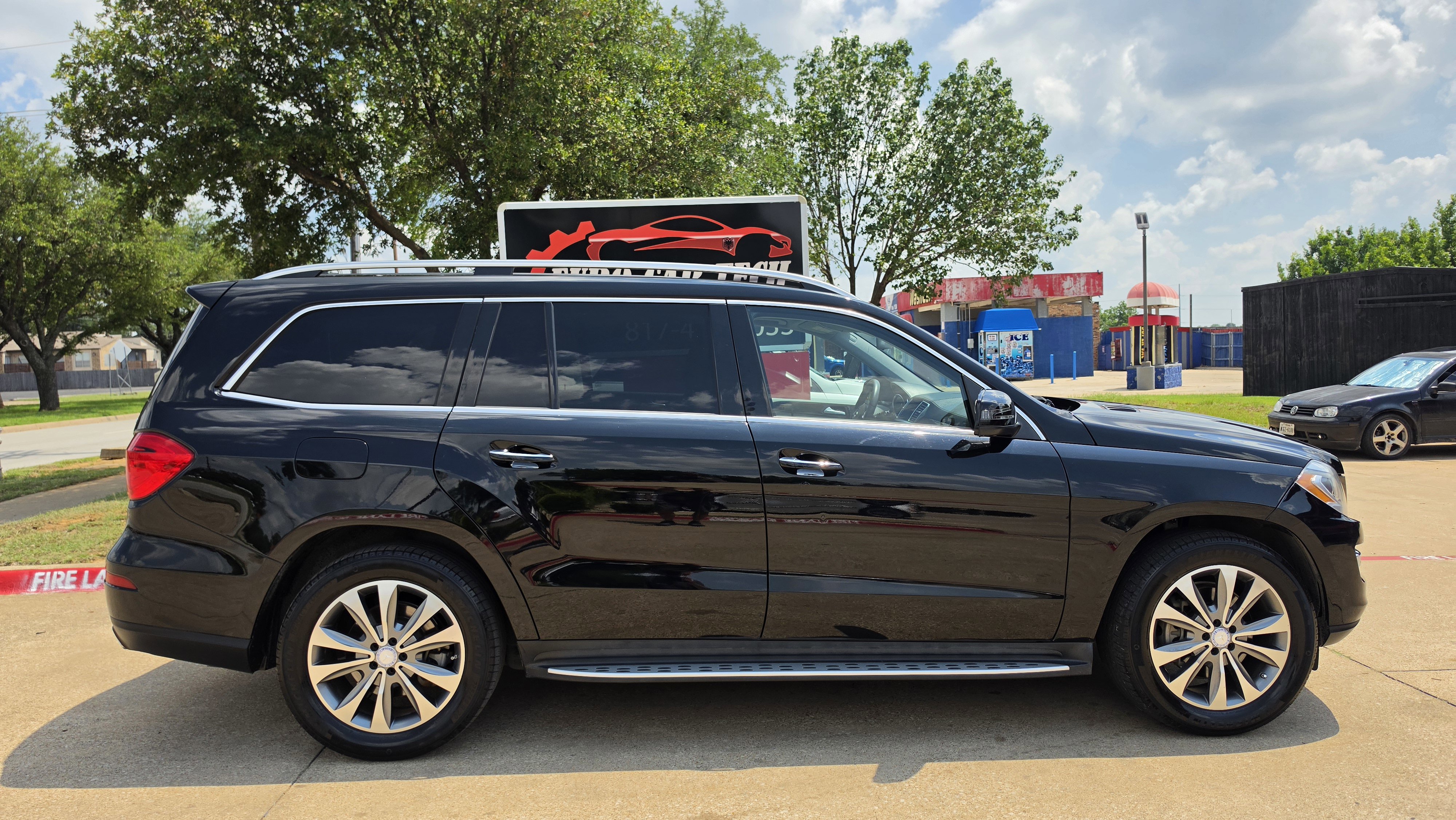 Used 2015 Mercedes-Benz GL 450 4MATIC w/ Appearance Package image 7