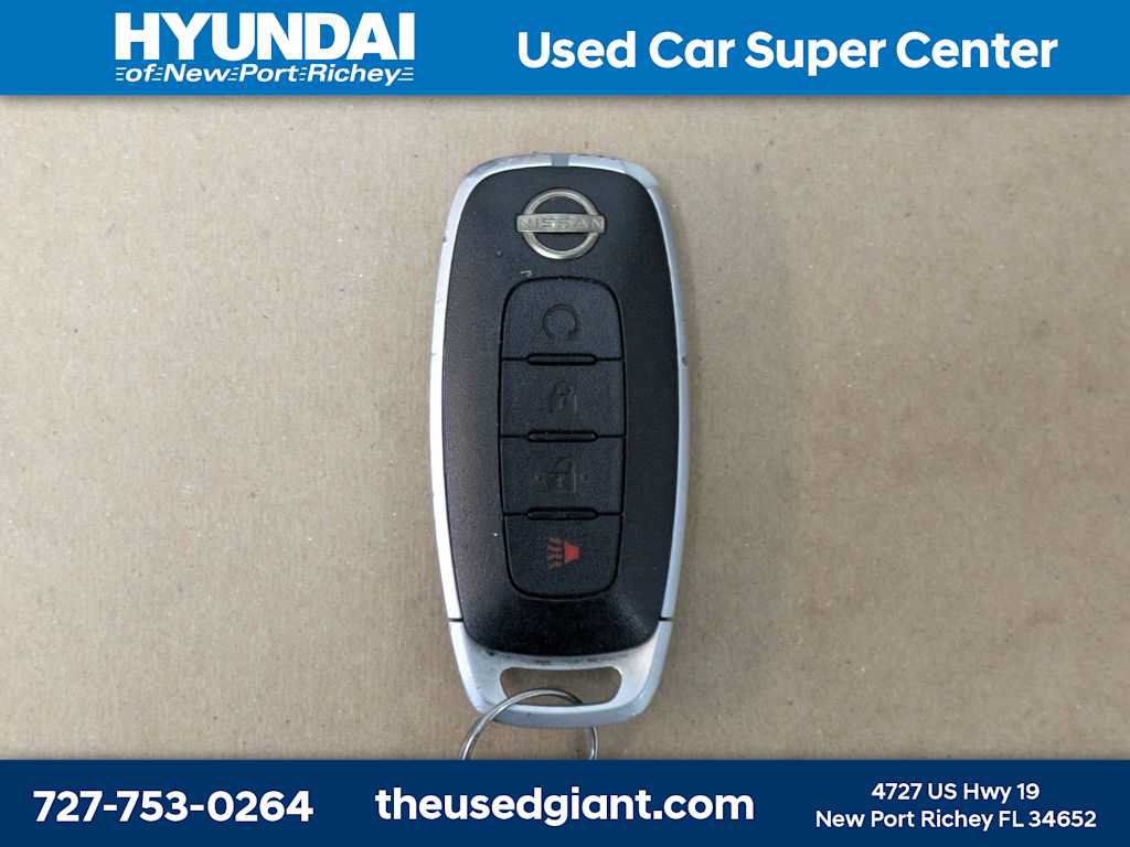 Used 2024 Nissan Pathfinder SV w/ Lighting Package (N92) FWD image 39