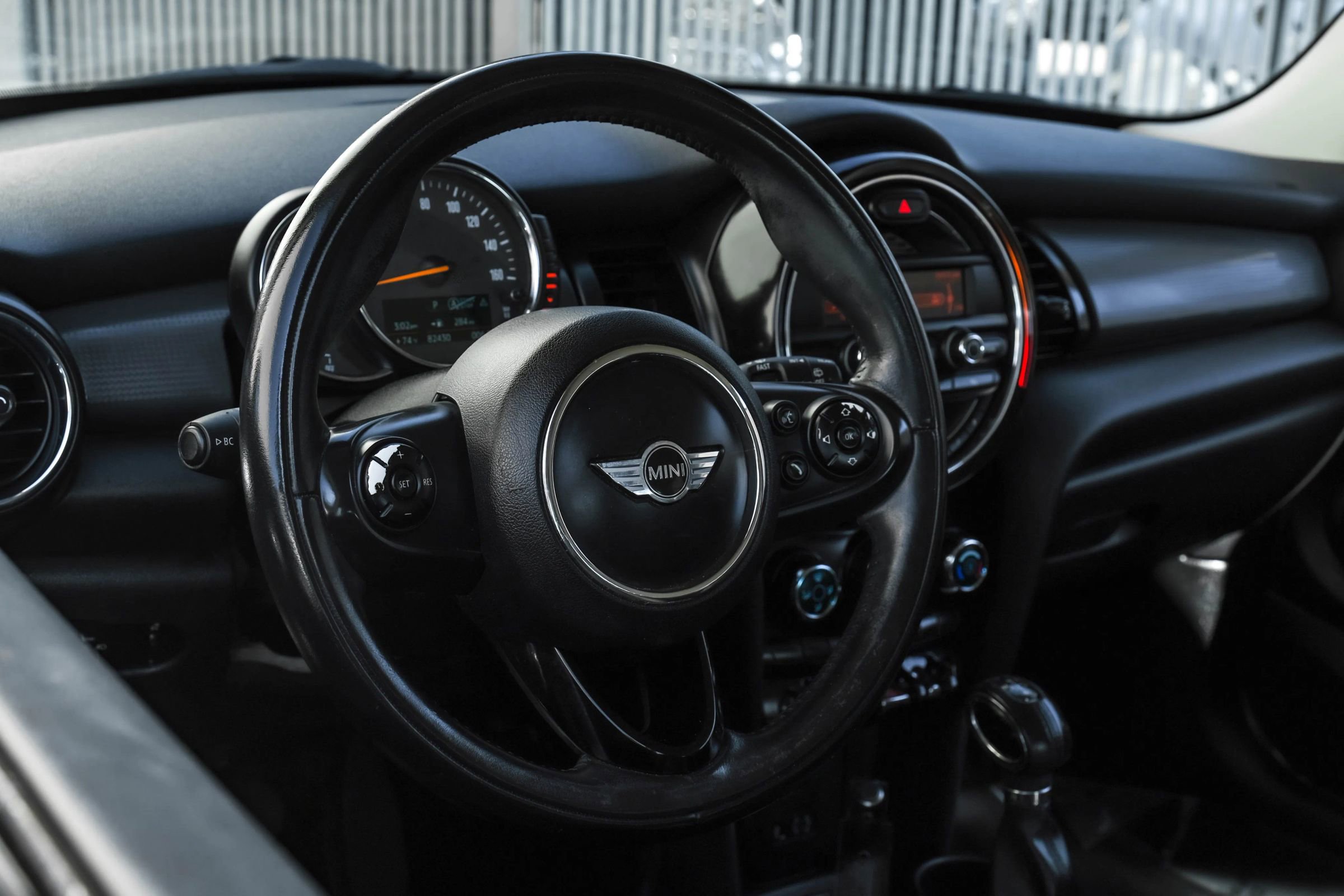 Used 2014 MINI Cooper 2-Door Hardtop image 13