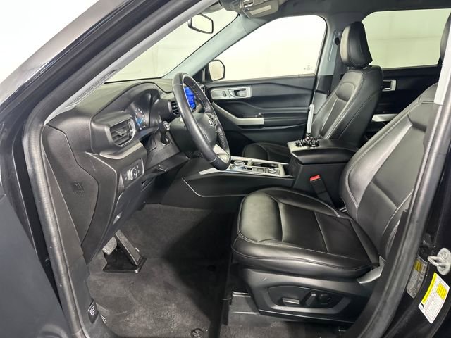 Used 2022 Ford Explorer XLT w/ Equipment Group 202A image 11