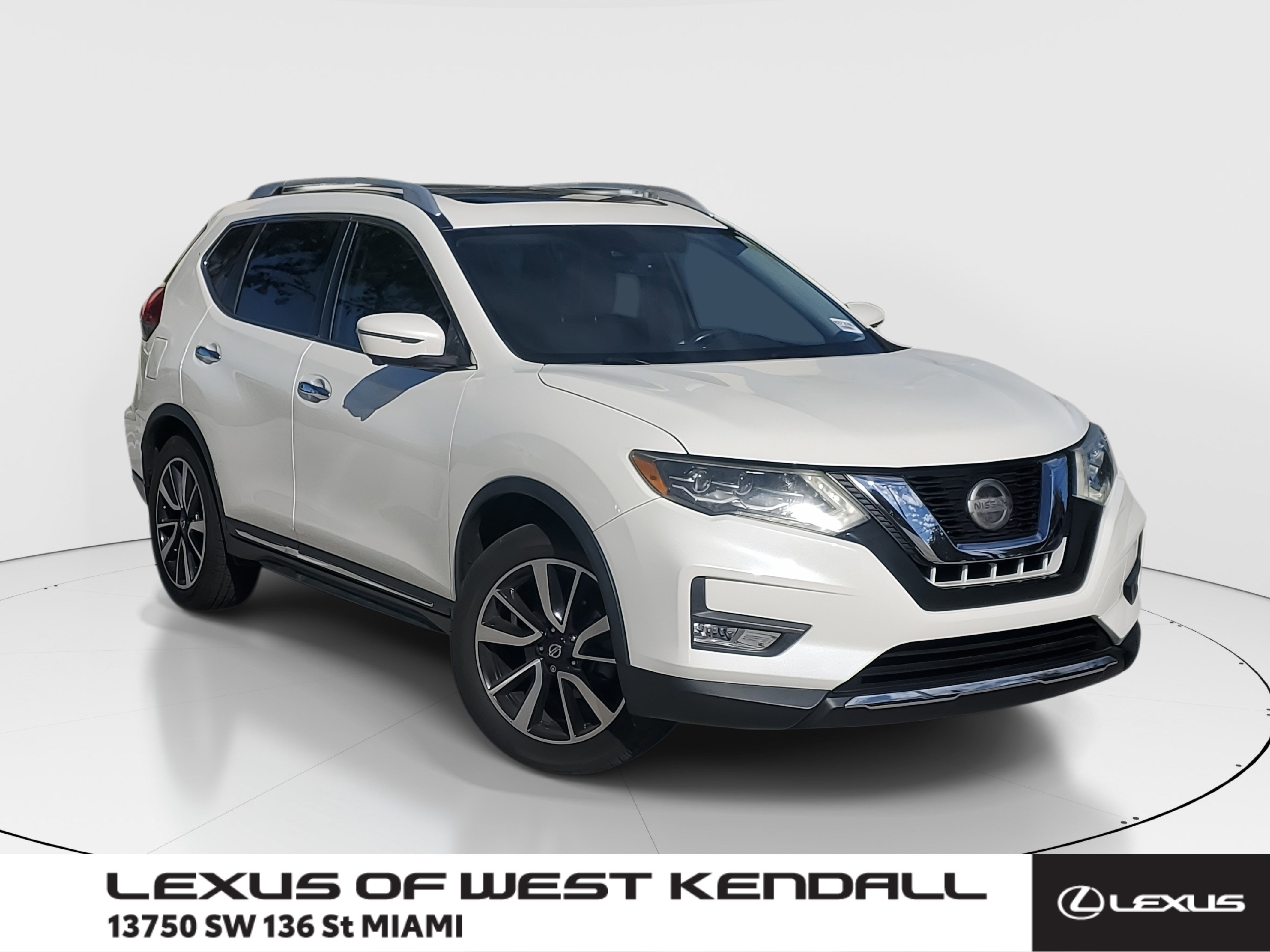 Used 2018 Nissan Rogue SL w/ Premium Package image 1