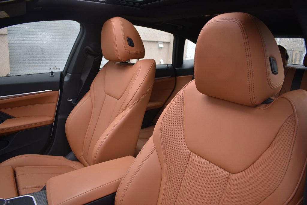 Used 2023 BMW i4 eDrive40 w/ M Sport Package image 10