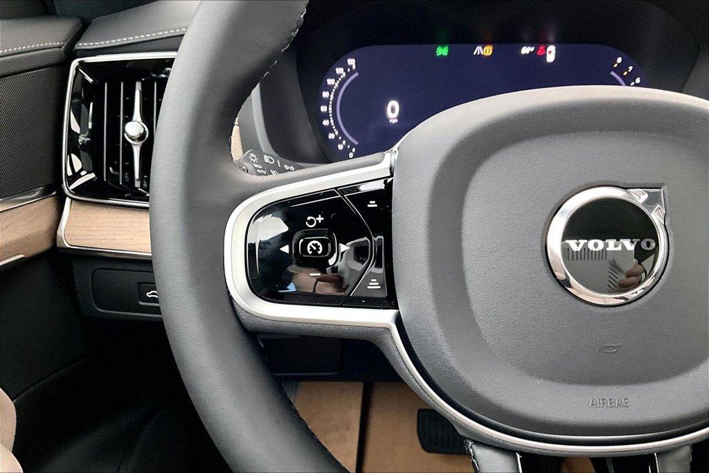 New 2026 Volvo XC90 B5 Plus AWD/4WD image 16