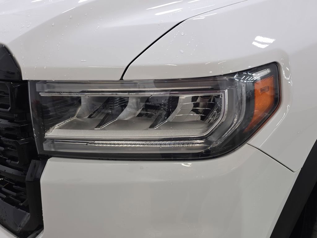 Used 2023 GMC Acadia SLT AWD/4WD image 28