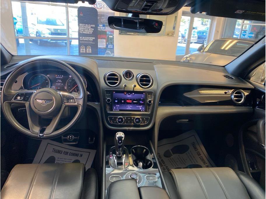 Used 2020 Bentley Bentayga image 13