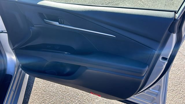 Used 2025 Toyota Camry LE image 10