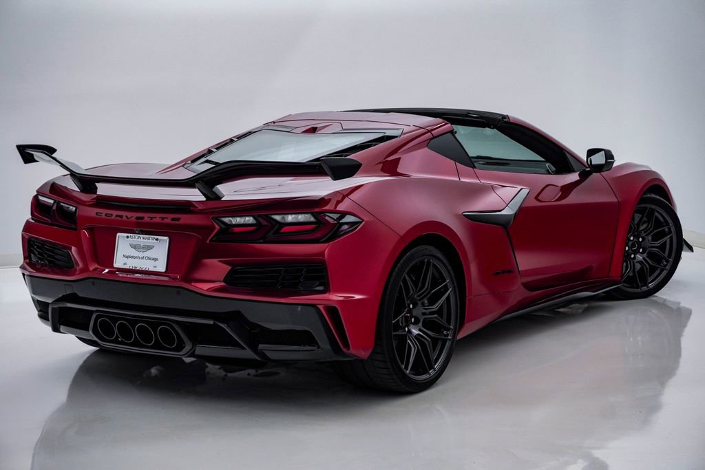 Used 2023 Chevrolet Corvette Z06 w/ Z07 Performance Package RWD image 14