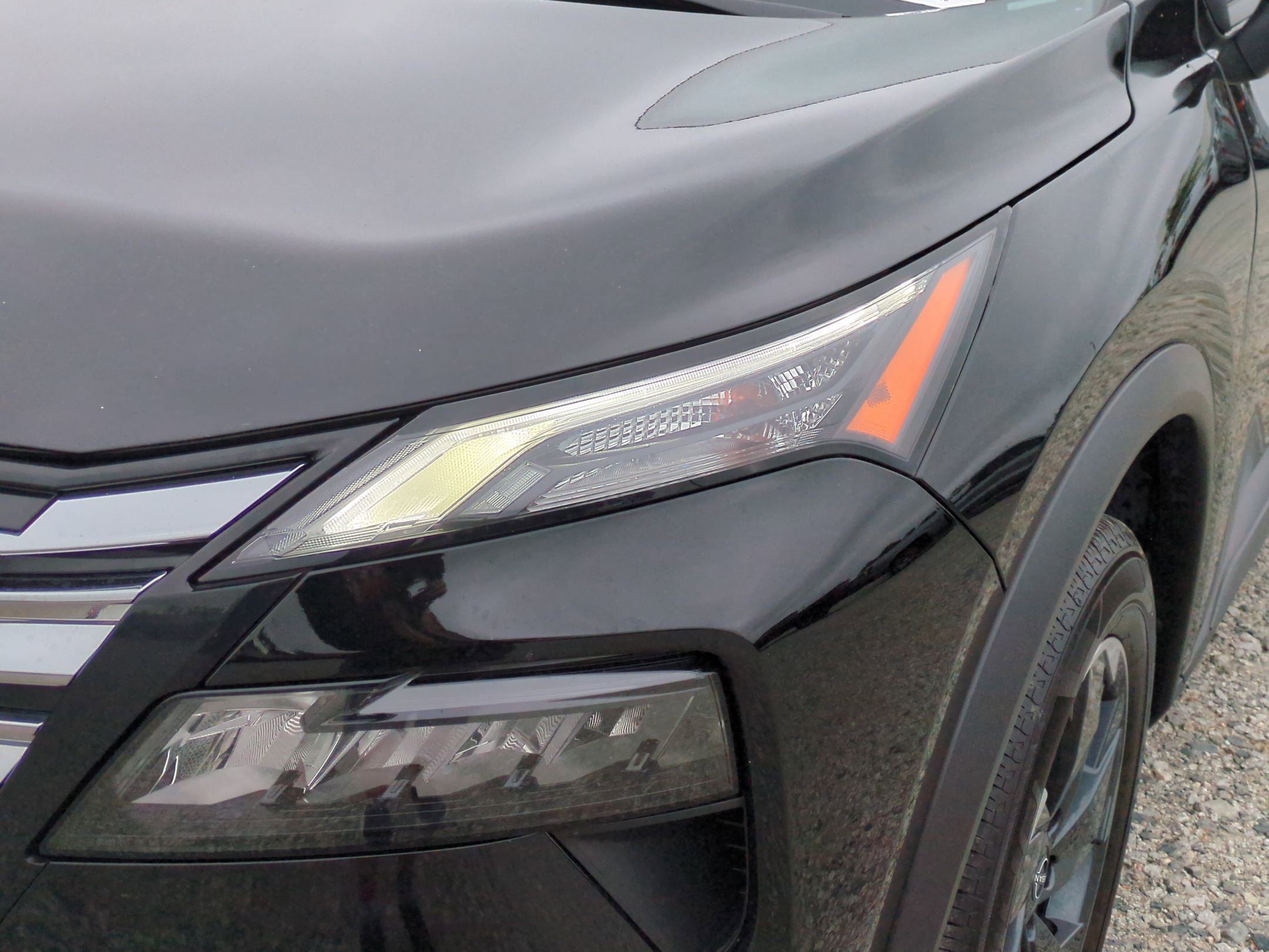 Used 2024 Nissan Rogue SV AWD/4WD image 6