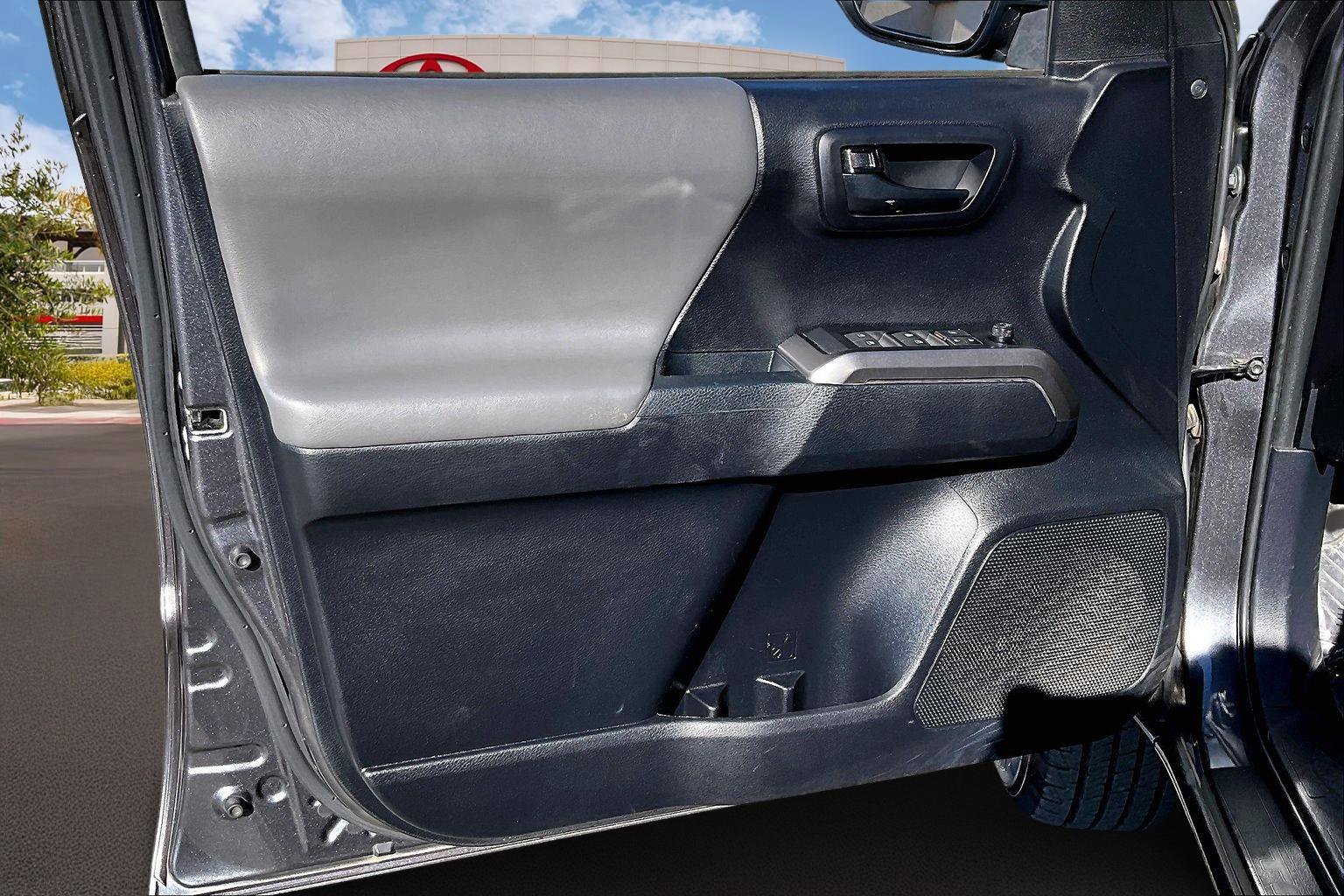 Certified 2019 Toyota Tacoma SR5 image 23