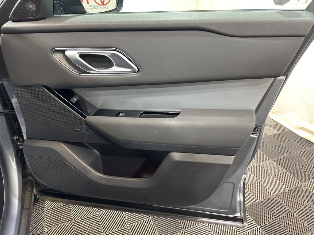 Used 2025 Land Rover Range Rover Velar S image 11