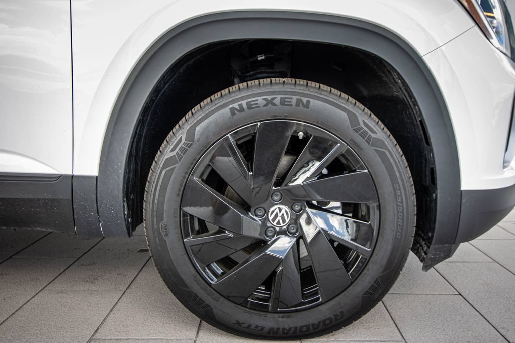 Certified 2026 Volkswagen Atlas SE w/ Panoramic Sunroof Package FWD image 4