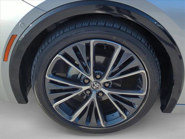 Used 2024 Toyota Prius Limited w/ Limited Premium Package image 9
