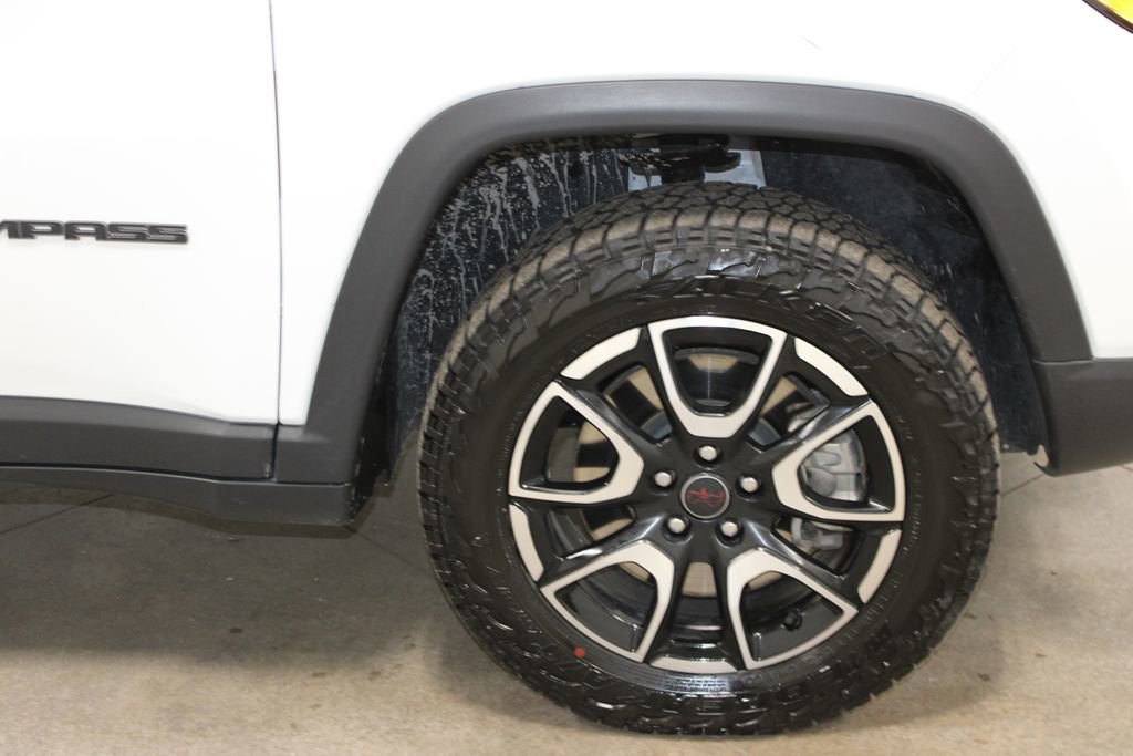 Used 2025 Jeep Compass Trailhawk image 56