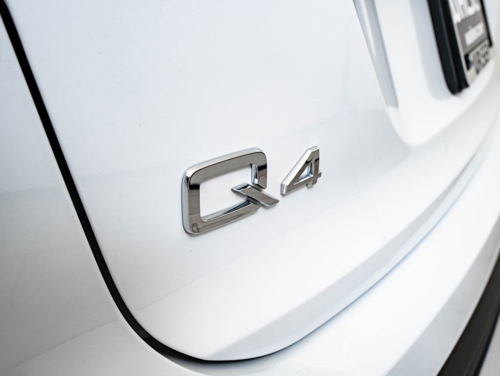 Used 2024 Audi Q4 e-tron Prestige image 16