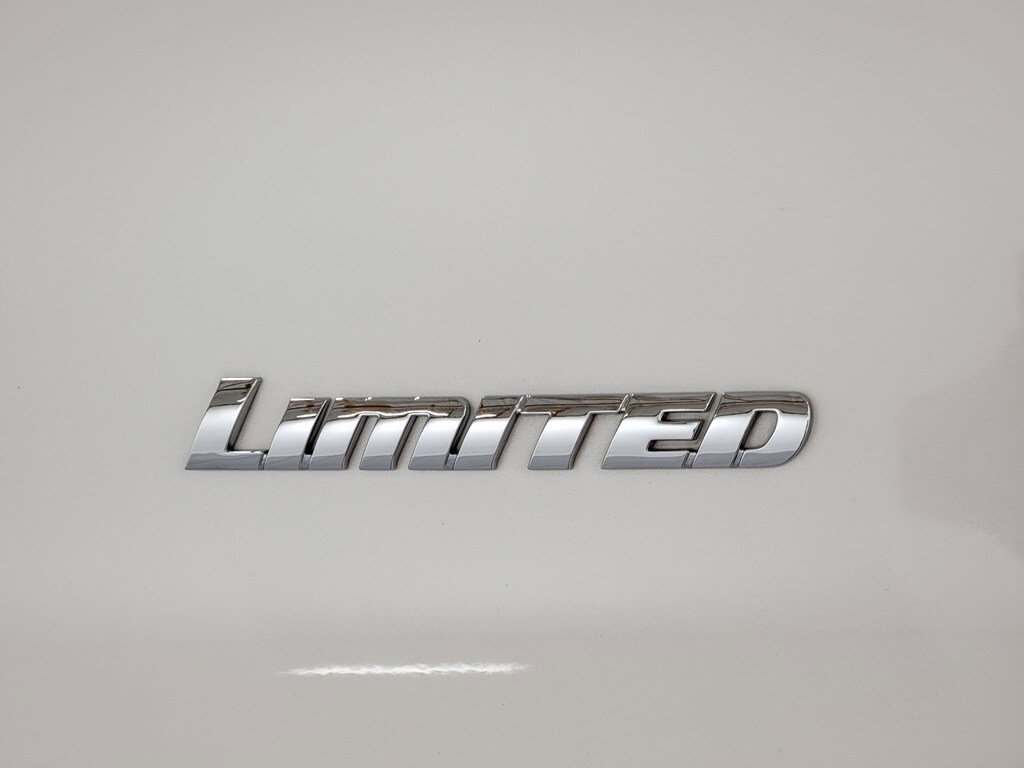 Used 2014 Toyota 4Runner Limited AWD/4WD image 10