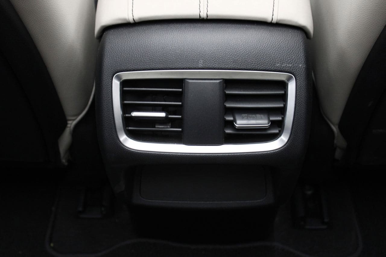 Used 2025 Acura RDX SH-AWD image 11