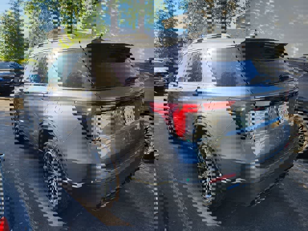 Used 2025 Ford Explorer ST-Line image 5