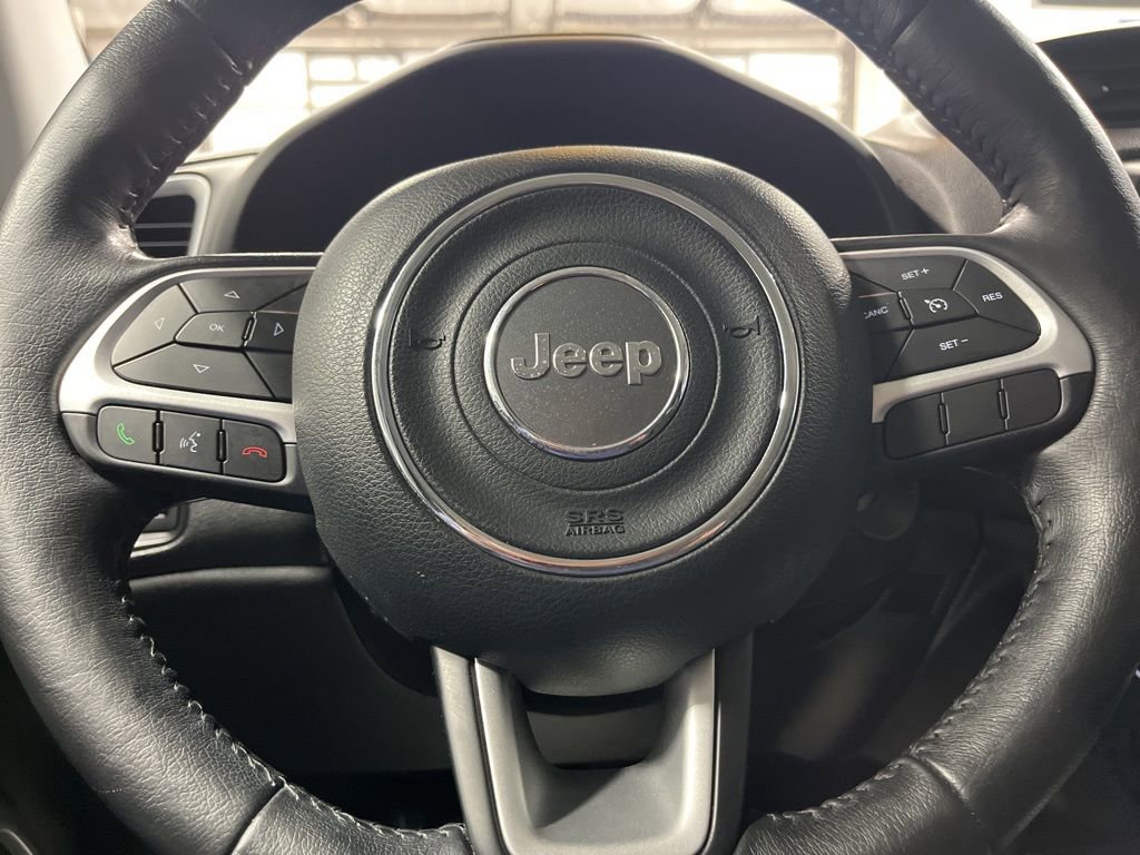 Used 2019 Jeep Renegade Latitude w/ Cold Weather Group image 18