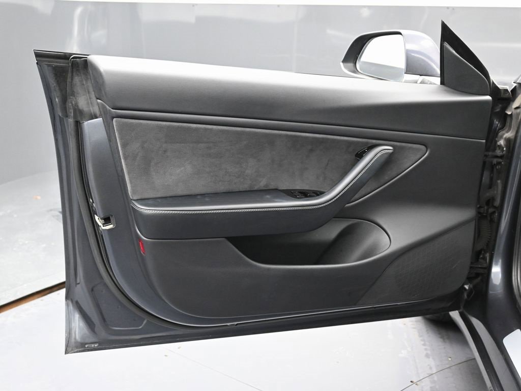 Used 2018 Tesla Model 3 Long Range image 41