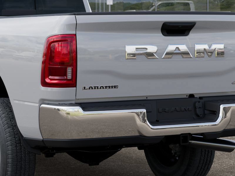 New 2025 RAM 3500 Laramie AWD/4WD image 14