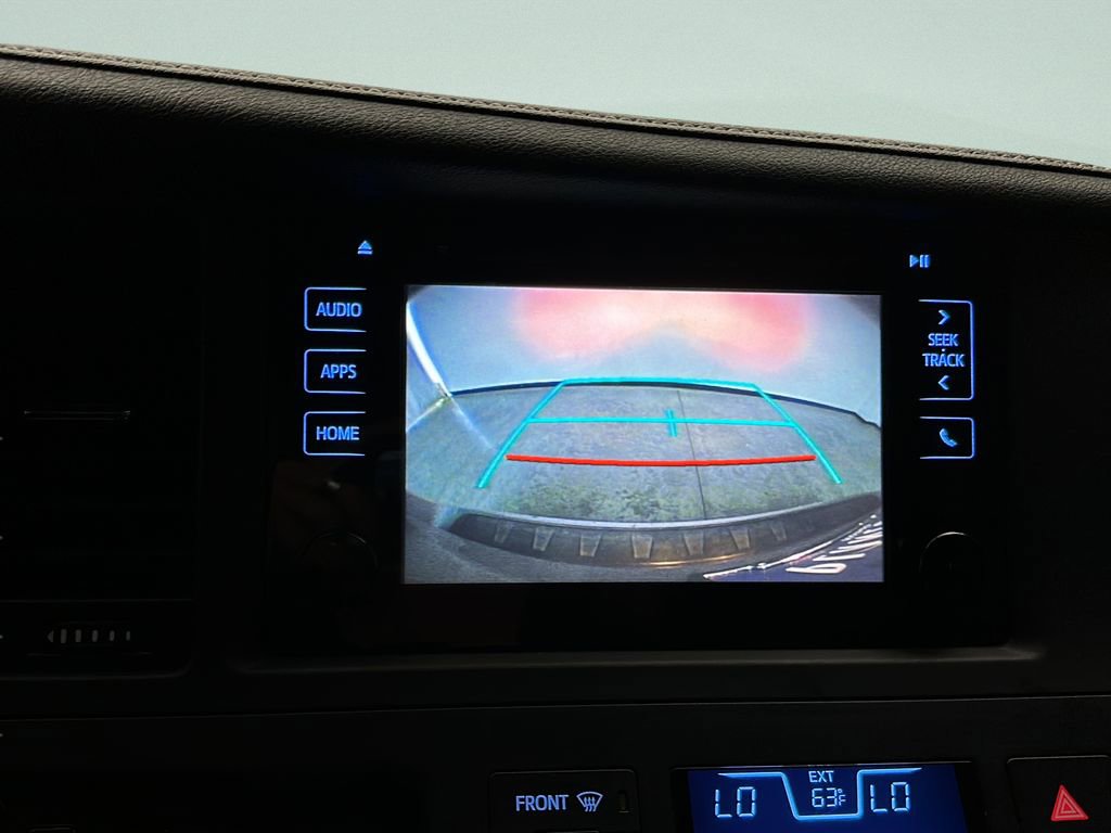 Used 2015 Toyota Sienna SE FWD image 26