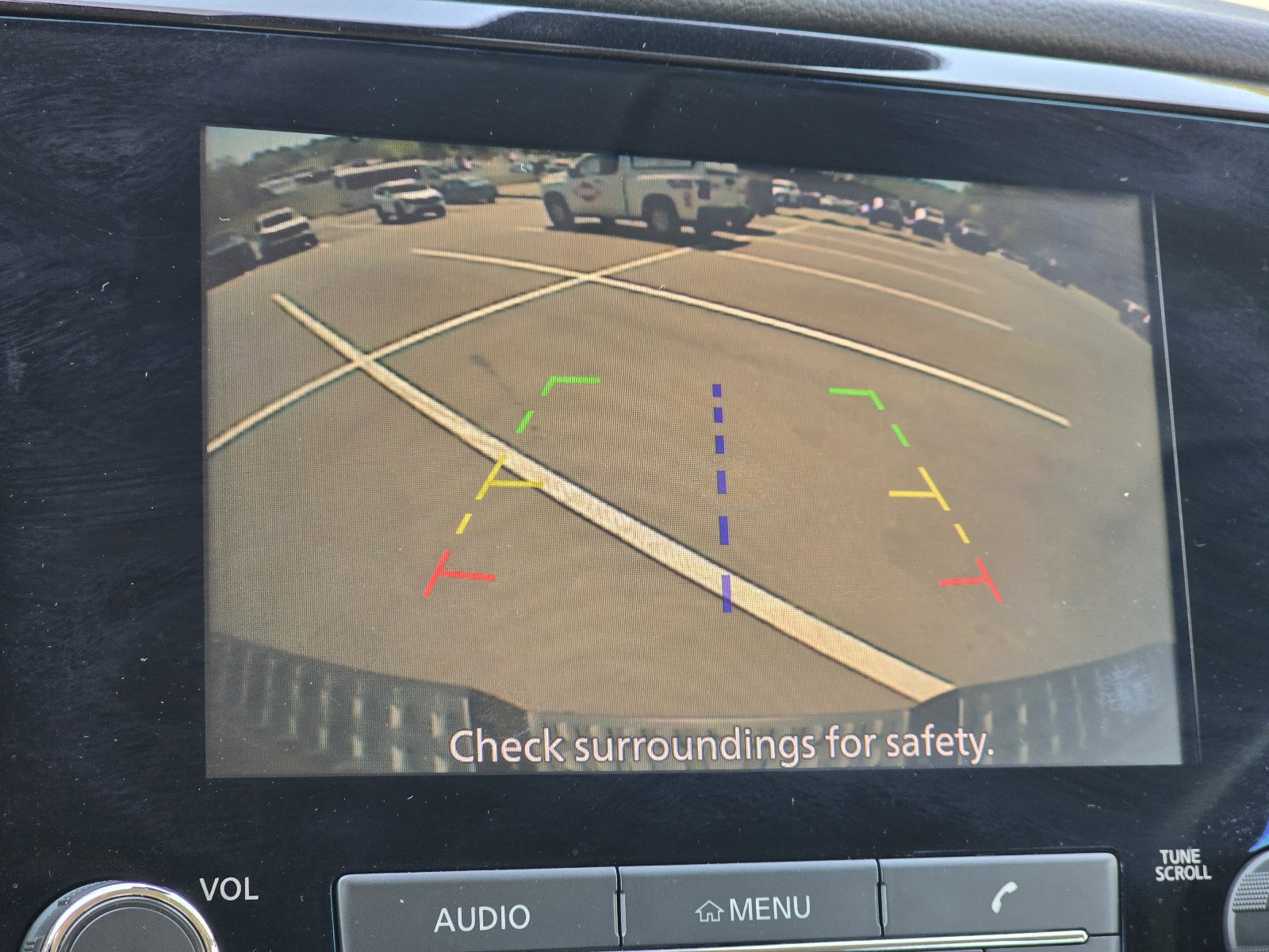 Used 2024 Nissan Titan SV image 19