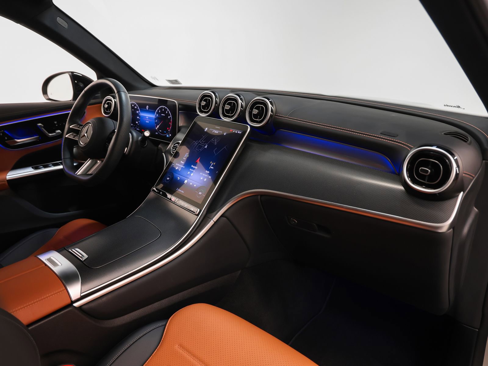 Used 2024 Mercedes-Benz GLC 300 image 26