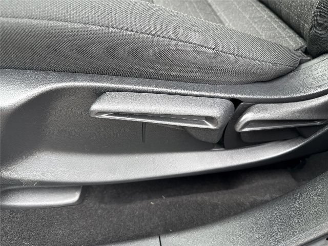 Used 2023 Honda HR-V LX image 6