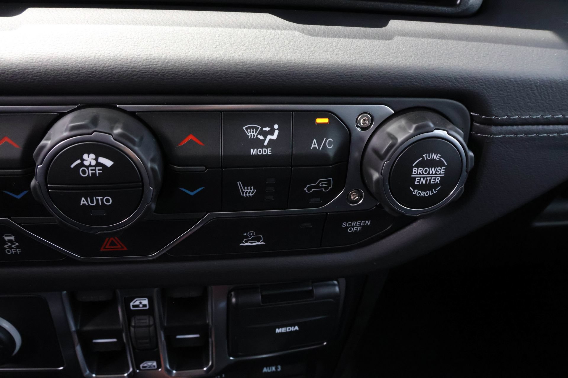 New 2026 Jeep Gladiator Sport AWD/4WD image 22