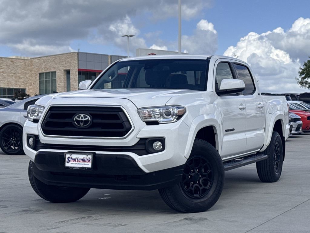 Used 2020 Toyota Tacoma SR5 AWD/4WD image 2