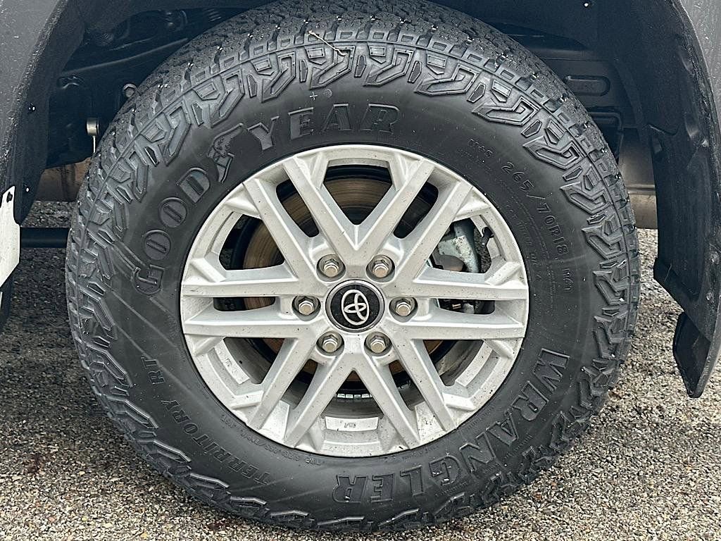 Certified 2025 Toyota Sequoia SR5 image 31