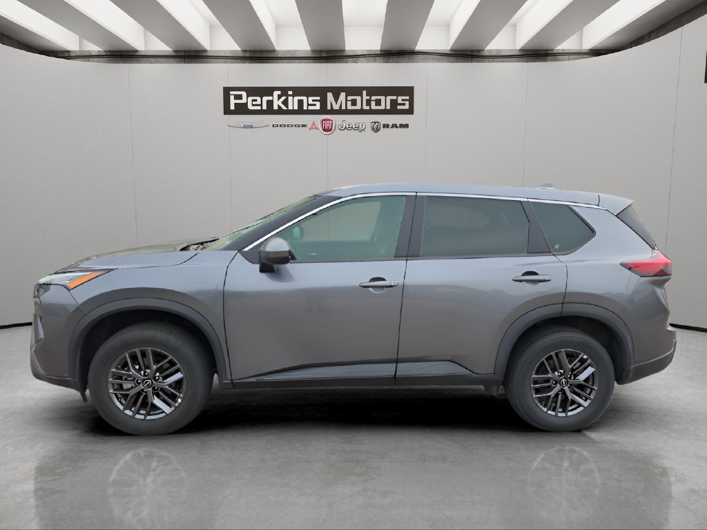 Used 2026 Nissan Rogue SV AWD/4WD image 2