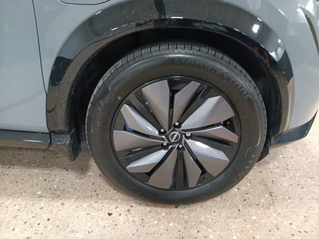 Used 2024 Nissan Ariya AWD image 38