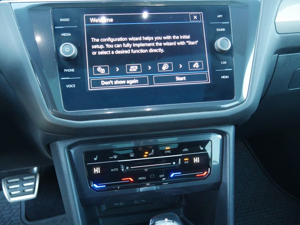 Used 2023 Volkswagen Tiguan SE R-Line image 40