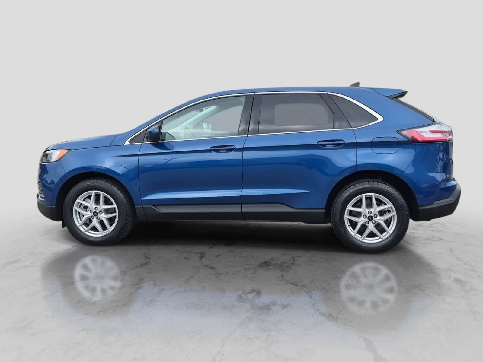 Certified 2024 Ford Edge SEL w/ Convenience Package AWD/4WD image 5