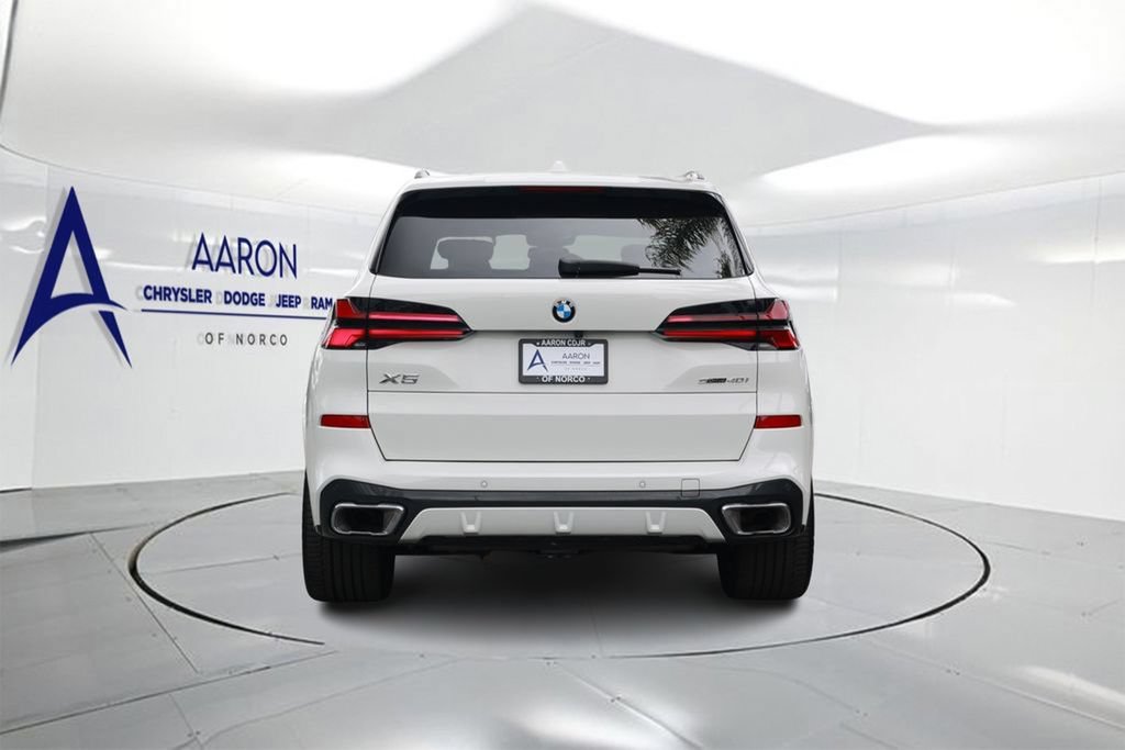 Used 2024 BMW X5 sDrive40i w/ M Sport Package RWD image 3