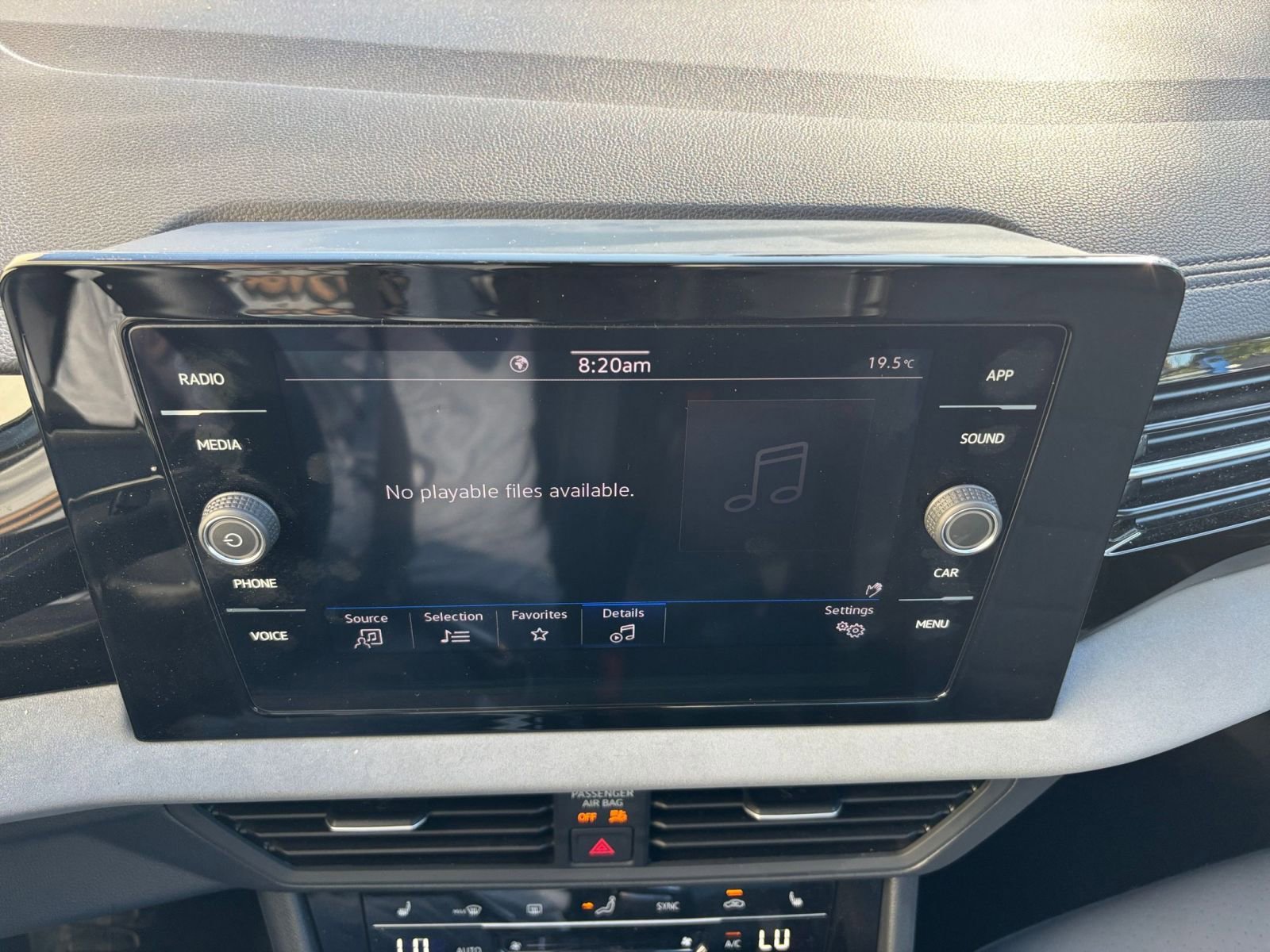 Used 2025 Volkswagen Jetta SE image 21