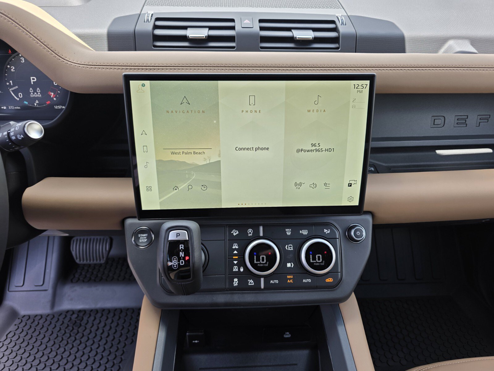 New 2026 Land Rover Defender 130 X-Dynamic SE AWD/4WD image 16