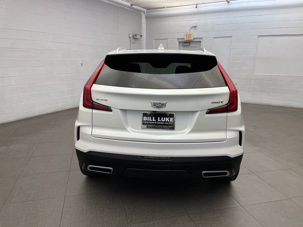 Used 2024 Cadillac XT4 Premium Luxury image 6