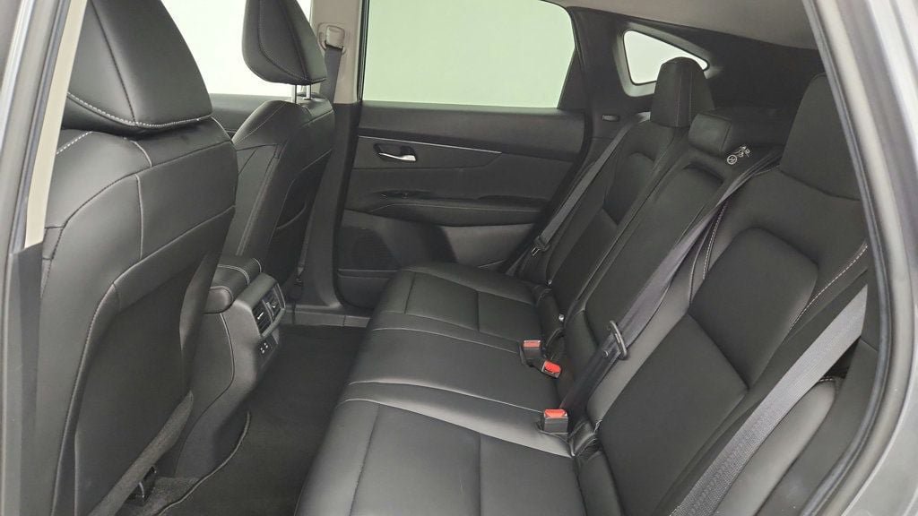 Used 2025 Nissan Murano SV AWD/4WD image 21