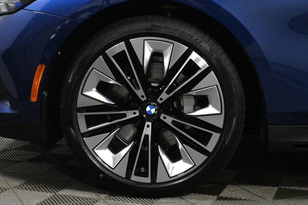 Used 2026 BMW 530i xDrive w/ Premium Package image 12